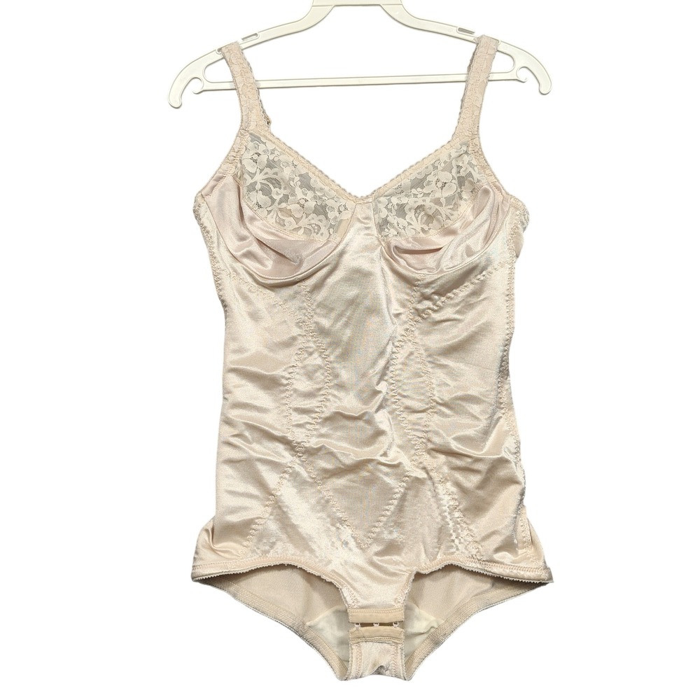 Flexees Shapewear Bodysuit Women 36B Lace Trim Firm Control Beige 6856
